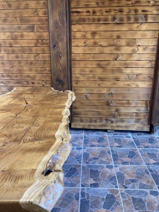 Маса от черница (масив)