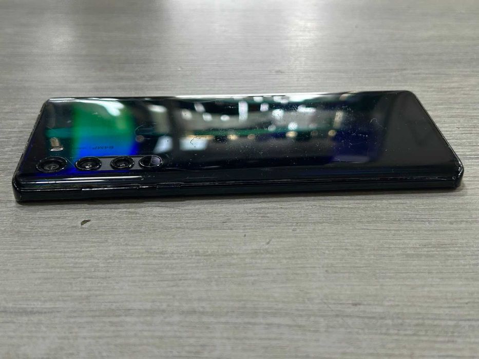 Motorola Edge 2020 128 GB  6 GB RAM Dual SIM 5G