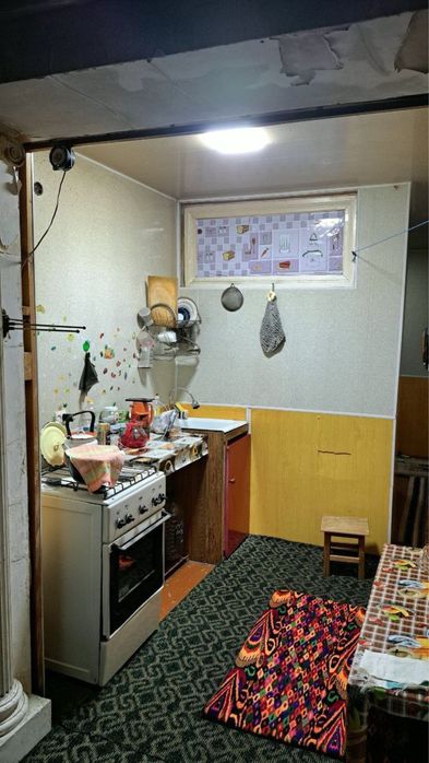 Чиланзар-13  напротив Фархадского 1/5/5  36м2 без ремонта