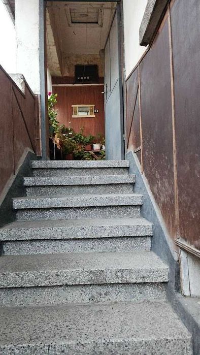 Двуетажна къща с гараж двор и пристройки Стамболийски