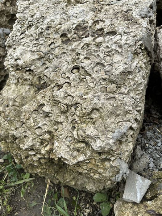 Pietre antice decorative de mari dimensiuni