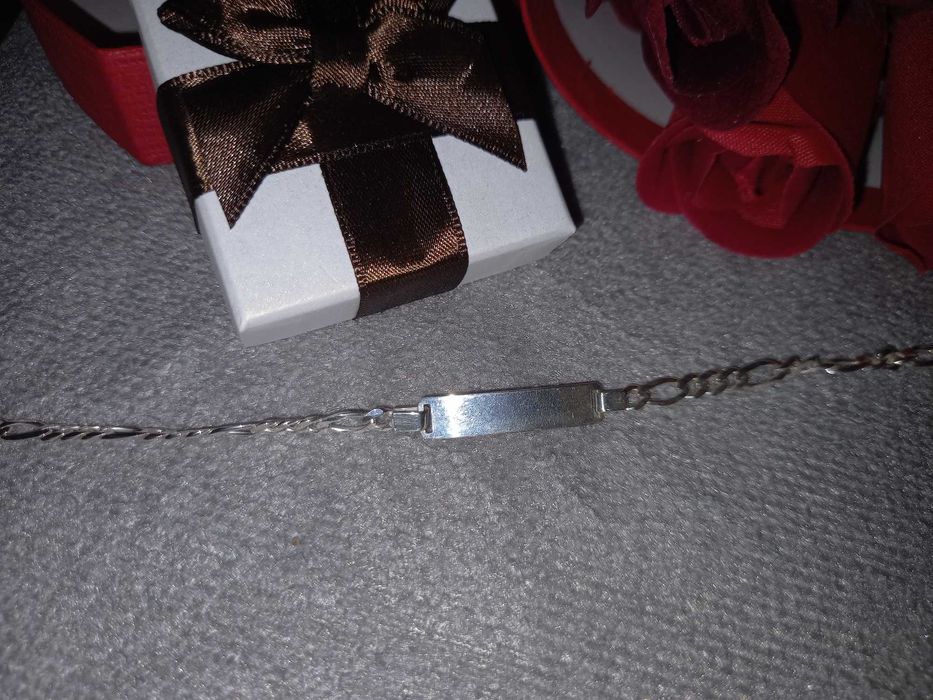 Сребърна гривна с подарък кутия