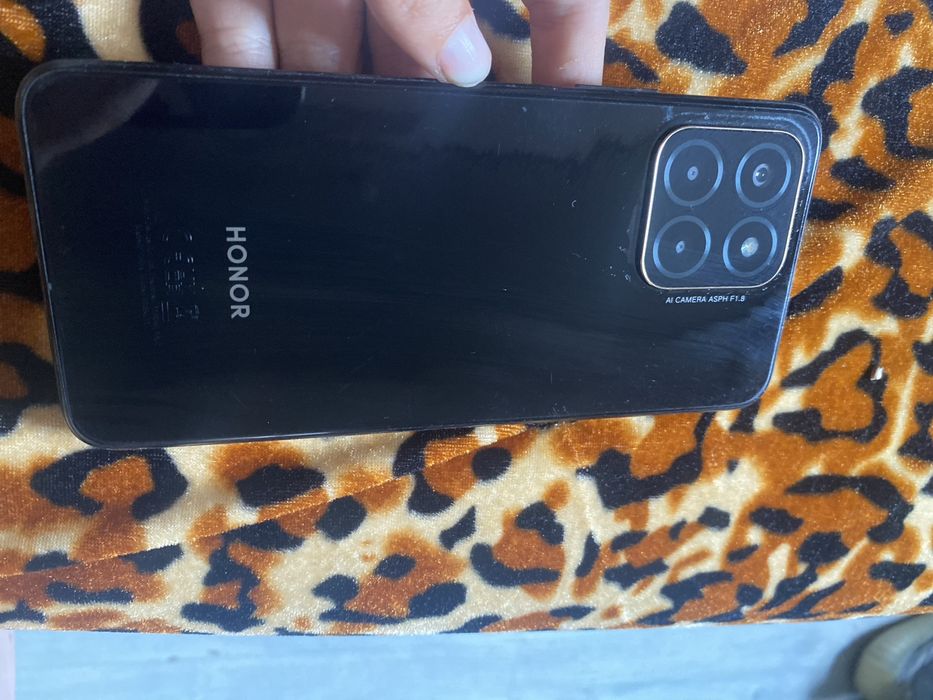 Vand telefon(honor x6) in stare foarte buna, folosit 6 luni