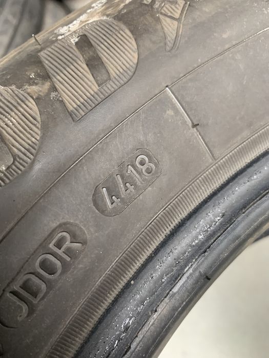 Anv vara 215/60/16 Goodyear/Michelin