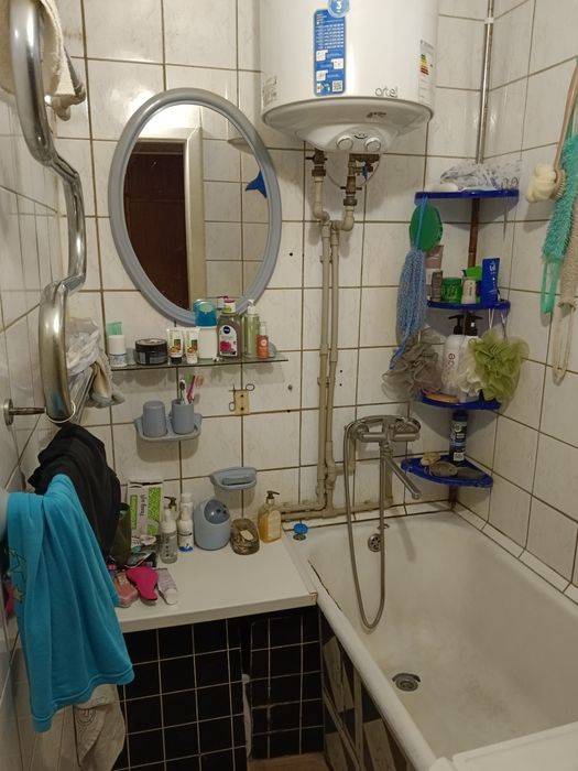 Продам 3 х комн . 4 -37 ,6 этаж.