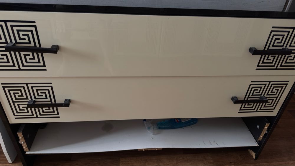 Продаю тумбочку!