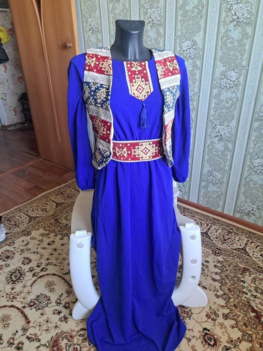 Платье б/у без запаха