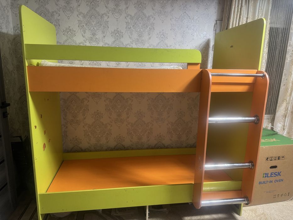 Продам срочно Двухэтажный кровать