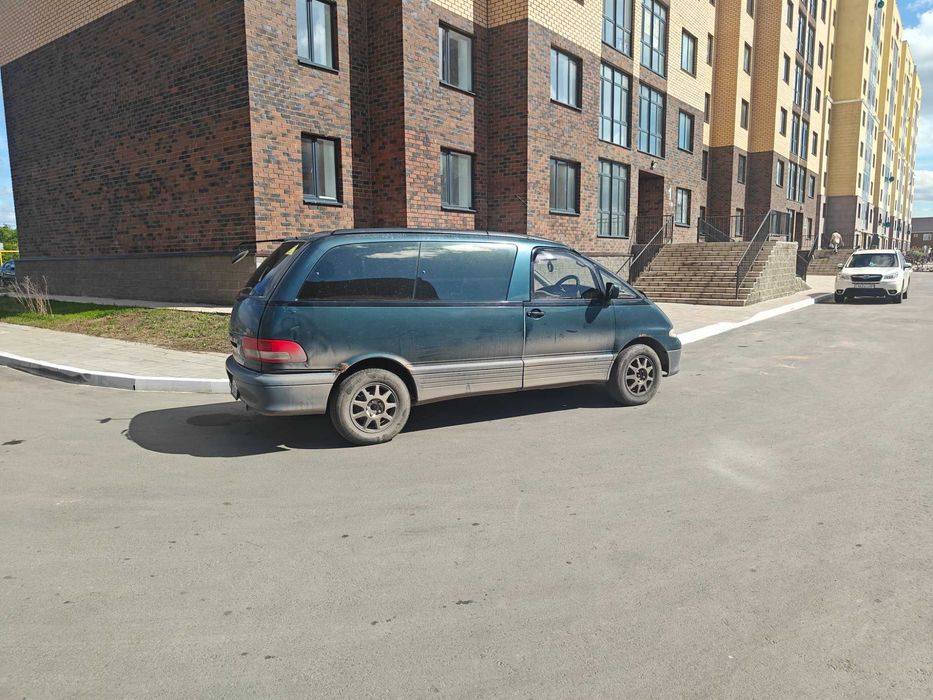 Продаю Тойота Эстима - Люсида