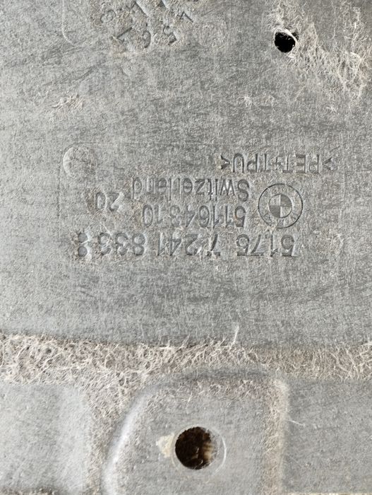 Кори за под купето за BMW