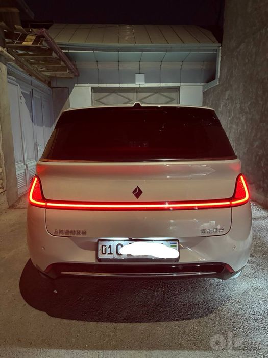 Byd Yuan up orniga Baojun Yunduo 460 Max