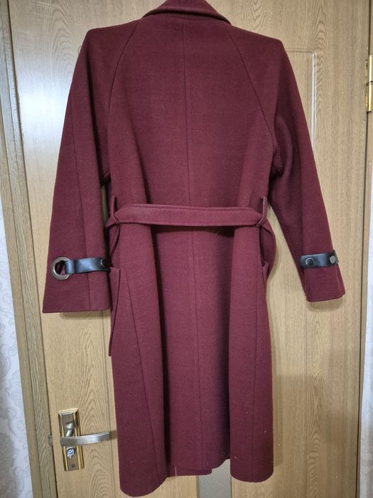 Пальто бордовое за сок