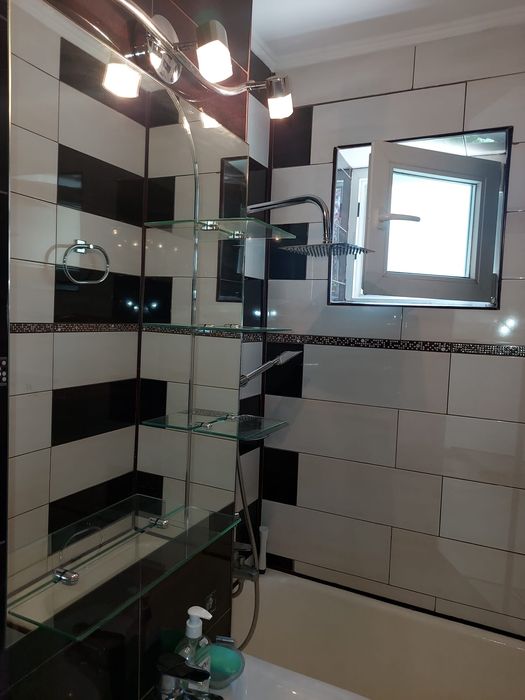 Închiriez apartament  2 camere