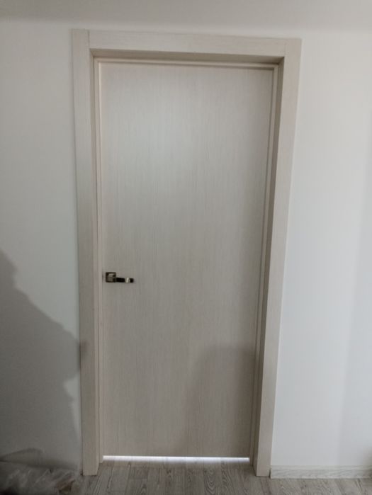 Продам межкомнатные двери