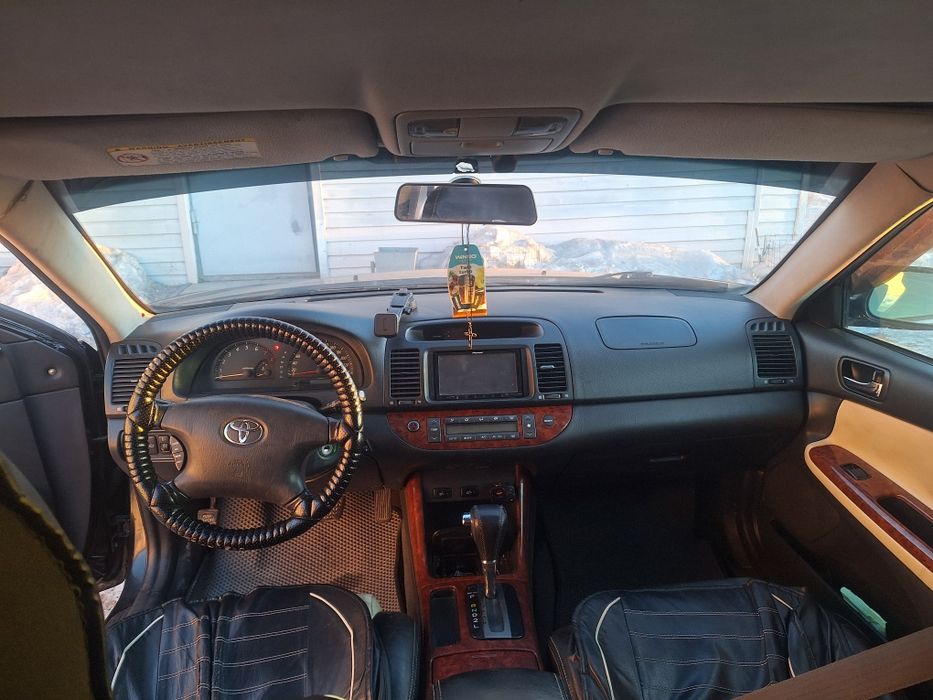 Машина Toyota Camry