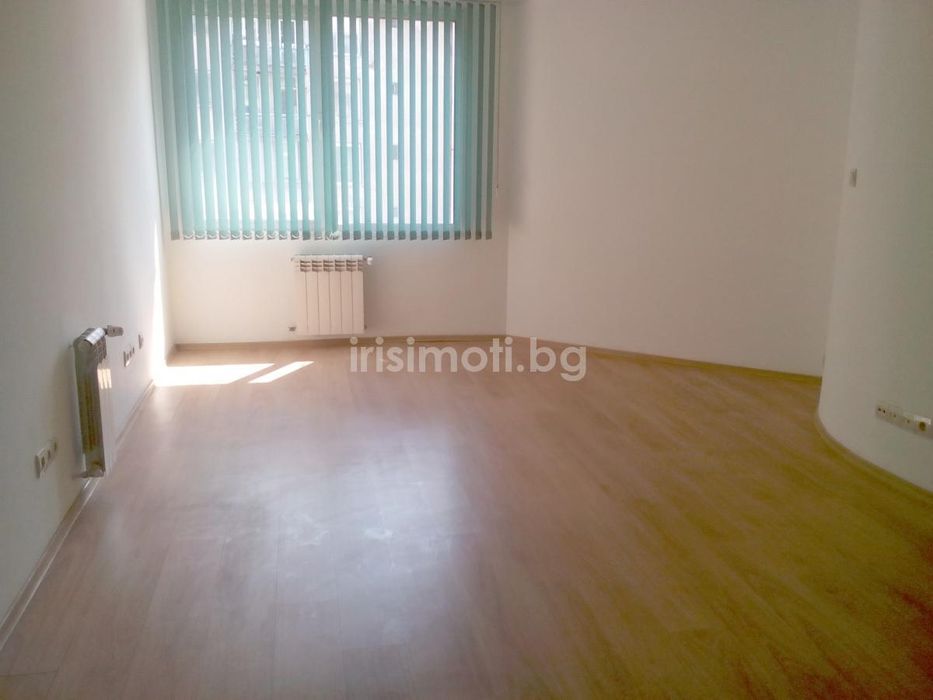 Дава се под наем Офис в София, Център - 300 кв.м за 1500 € - Снимка #3