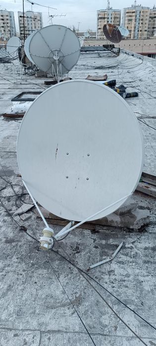 Спутник антенна 90см. В нормальном состоянии