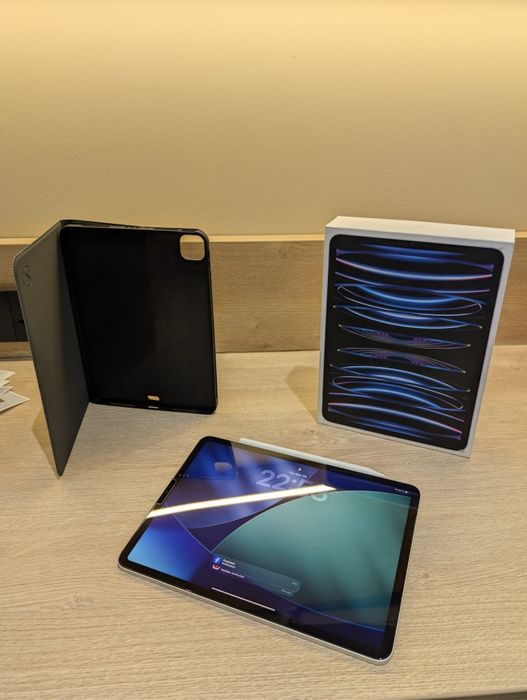 iPad Pro 11" M2 2022 года 256GB - Идеальное состояние + Аксессуары