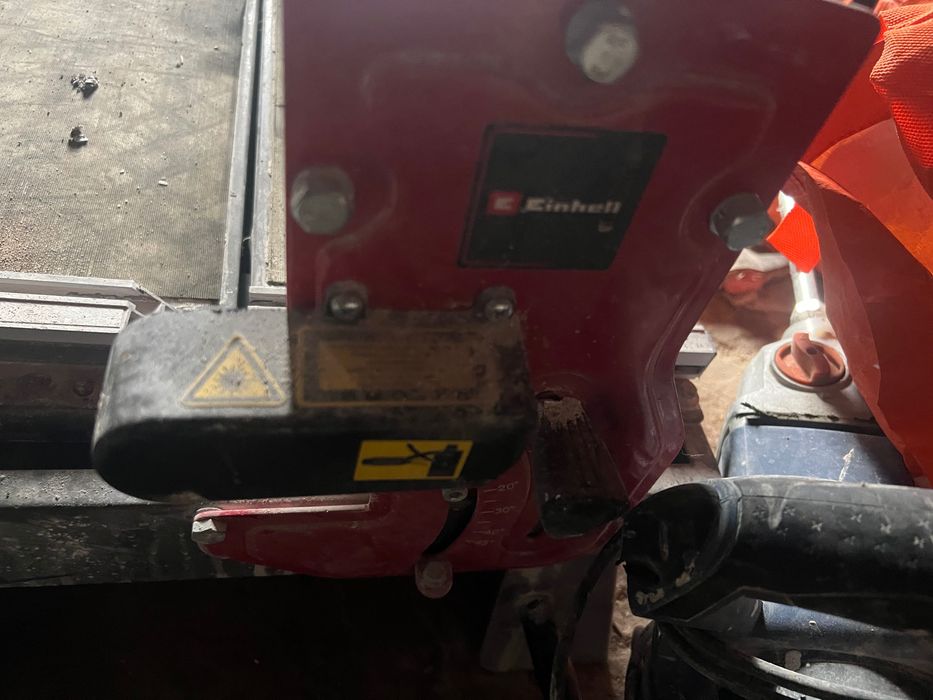 Mashina za ryazane na mramor paveta y plochki