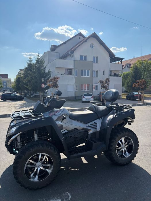 Cf moto 800 !se poate conduce de la 16 ani!