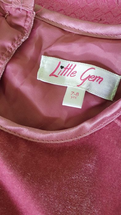 Продавам детска червена рокля за 7-8 год момиче - нова Little Gem