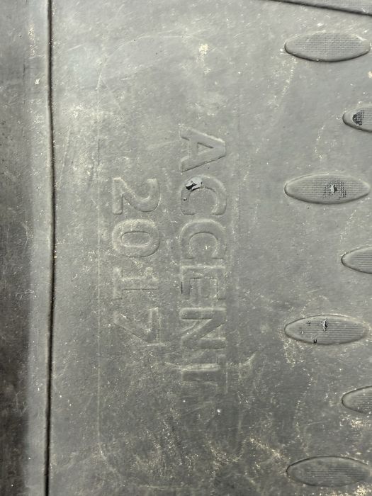 Продам коврики на хюндай