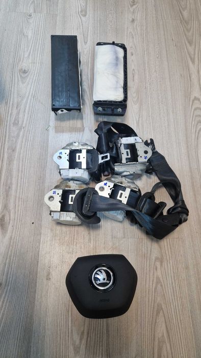 Kit airbag volan pasager plansa bord 4 centuri Skoda Octavia 4