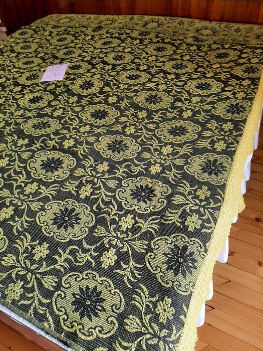 Покривало за спалня от чиста вълна