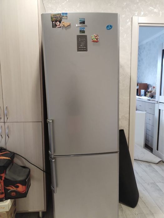 Продам холодильник Samsung