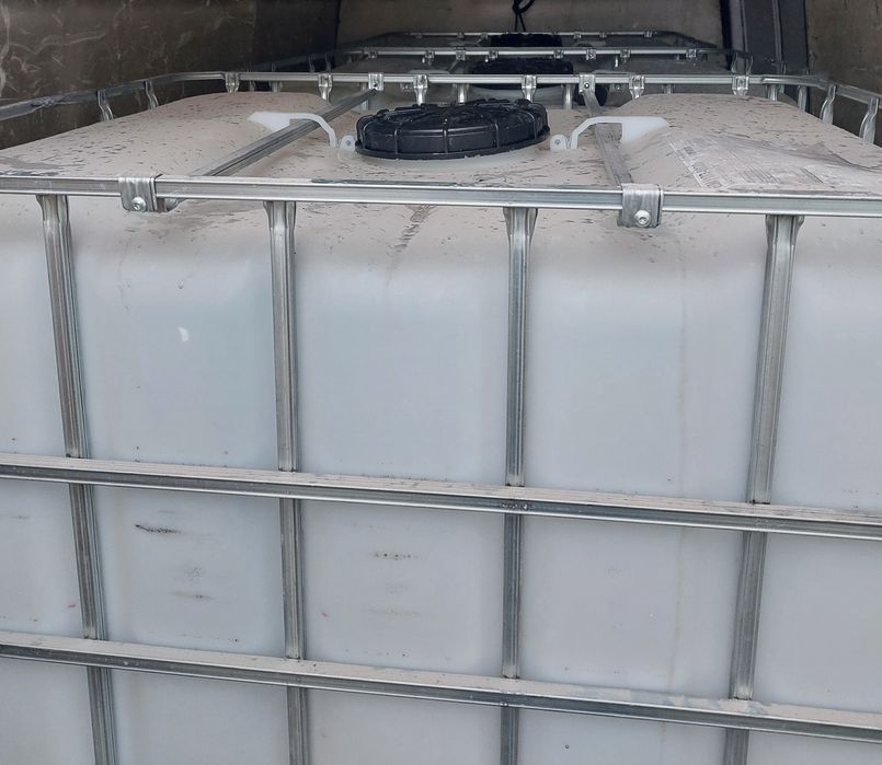 Бидони 1 тон цистерни 1000л контейнери бели