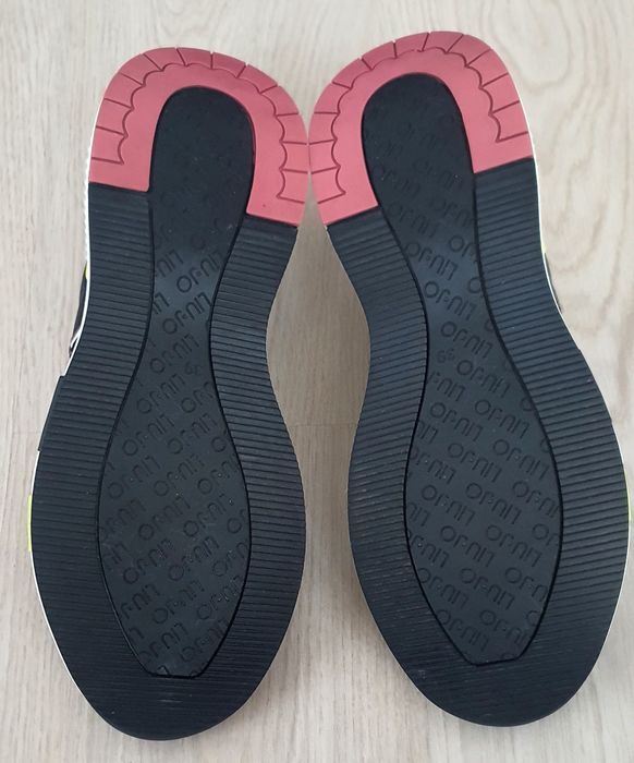 Оригинални, дамски, спортни обувки Liu jo, N: 39, отговарят на 40