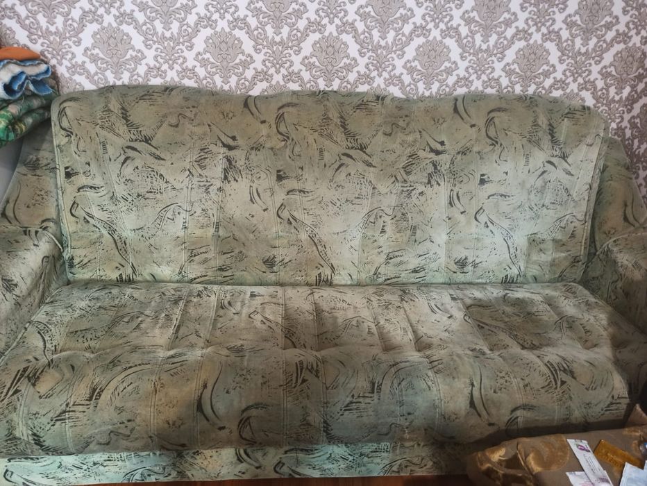 Отдам диван б /у
