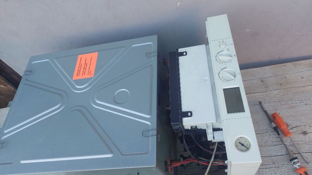 Cu Garantie .Vand o centrala Viessmann Vitopend 100 de 24 kw, una de 31 kw su una la cos .