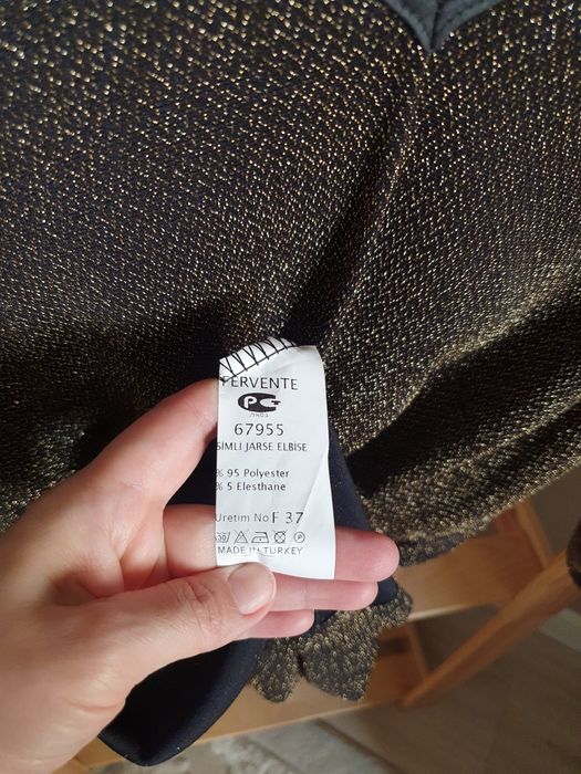 Новая кофта от Fervernte,отдам за 2000 тенге