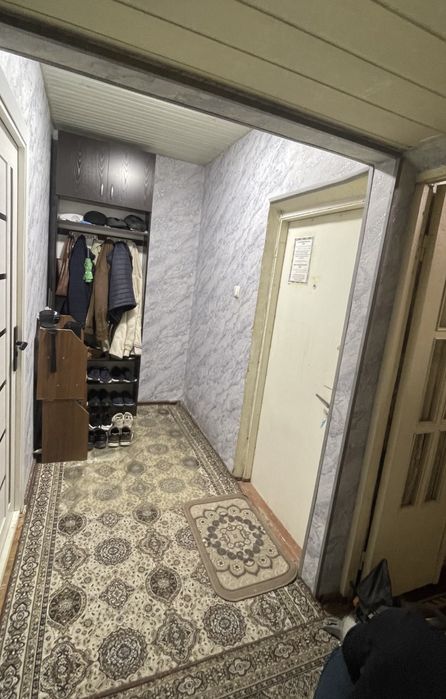 Код 876  Продам 2/2/5 ком квартиру куйлюк массив 5