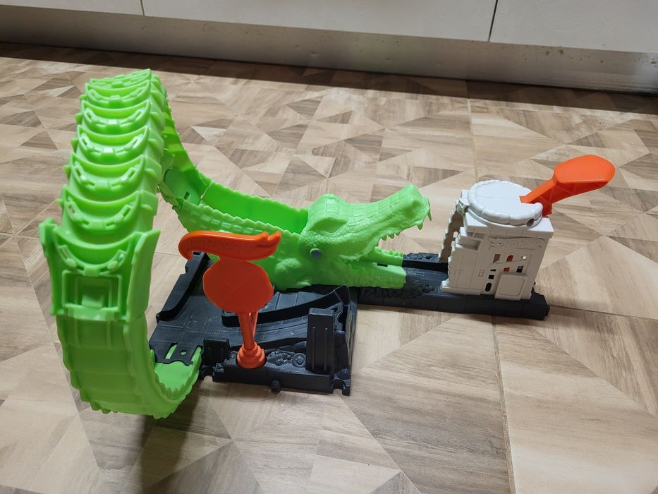 Писта Hot wheels