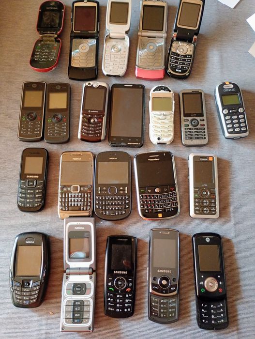 Lot de telefoane pt piese ( multe se aprind)