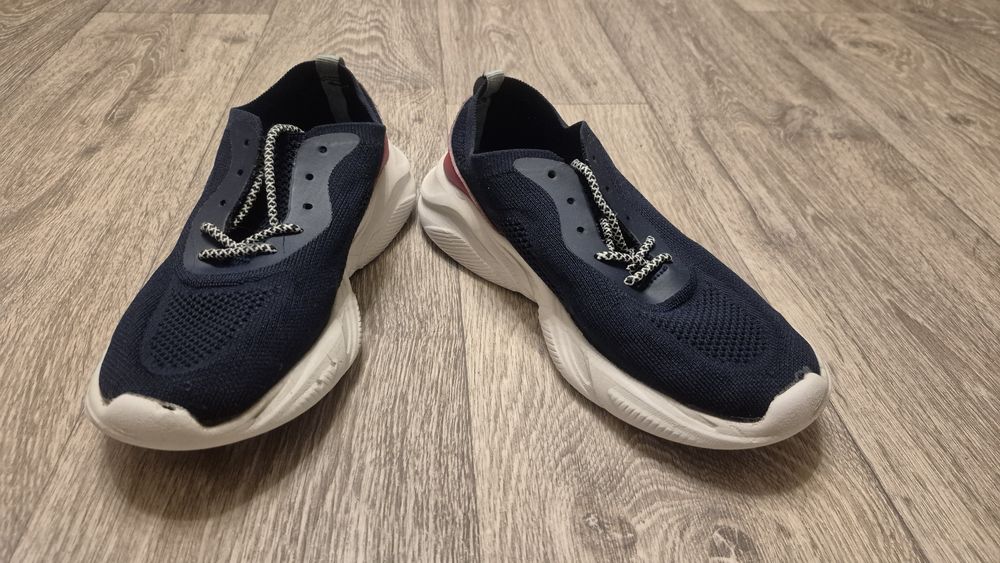 Кроссовки детские