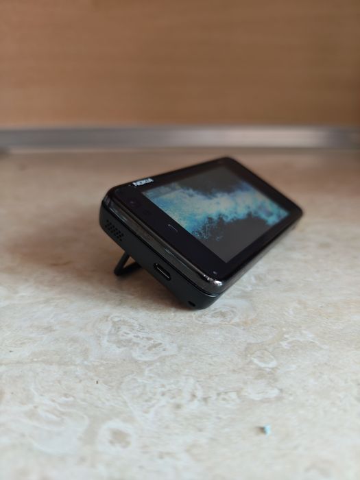 Nokia N900, Maemo, без бартери и пазарлъци