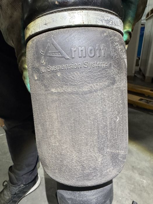 Амортисьор преден с възглавница w164 Mercedes ML