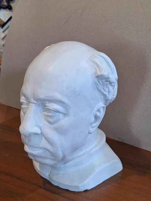 Продавам Гипсова глова