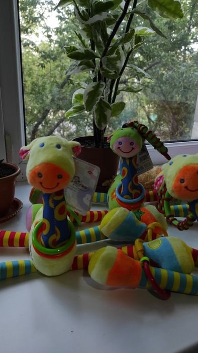 ИГРУШКА подвеска яркий жираф