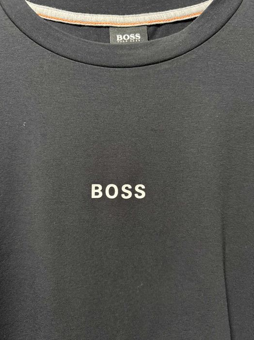 Нова автентична мъжка тениска с дълги ръкави Boss размер среден