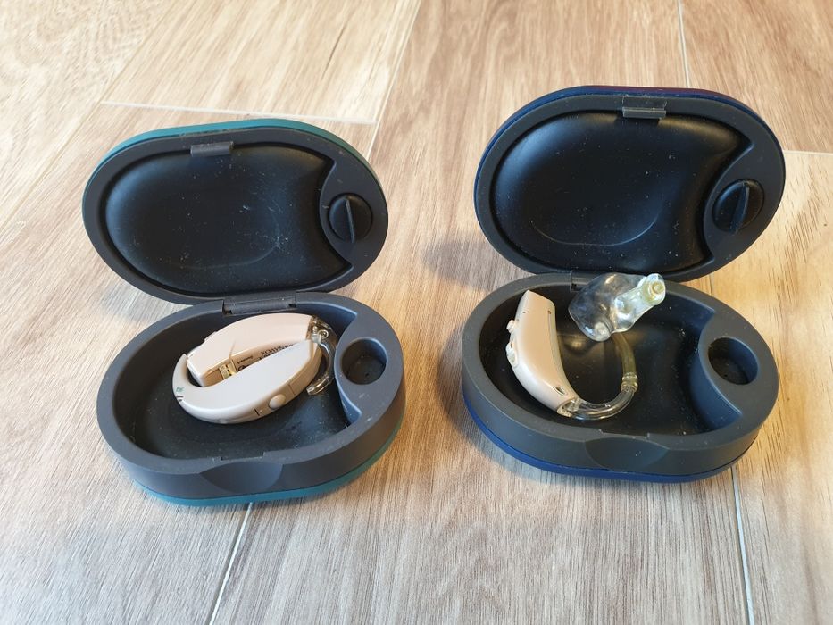 2 x aparate auditive defecte, pt reparatie sau piese + carcasa