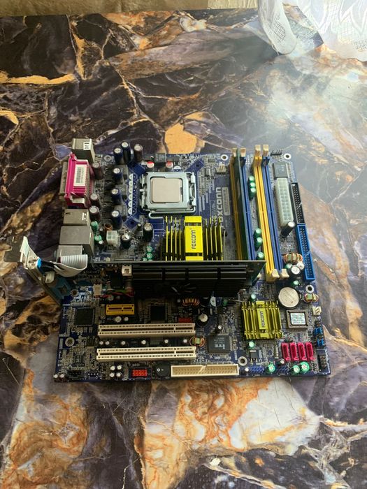 Материнская плата 775 сокет