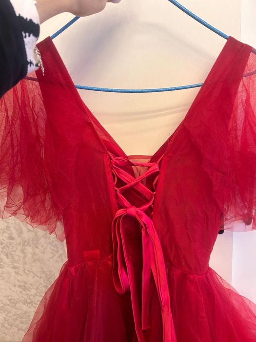 Продам платье  нарядный  новые