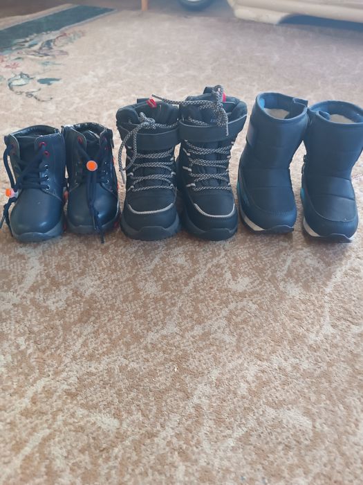 Продам детскую обувь