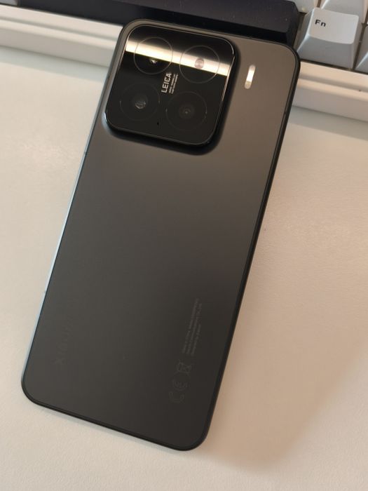 Телефон Xiaomi 15 Като Нов!