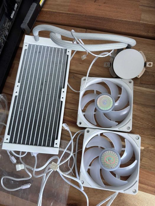 Racire procesor CoolerMaster ML240L V2 RGB White – AIO 240mm