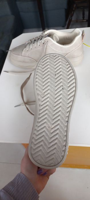 Кафяви маратонки